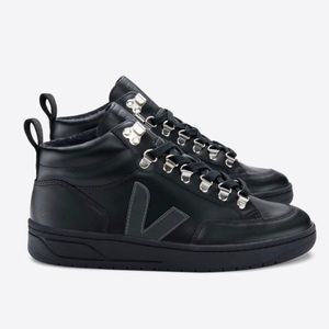 Veja Black Leather Roraima Mid Top Sneaker Boots 39